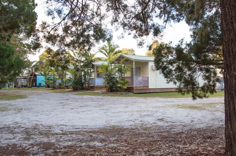 BIG4 Breeze Holiday Park â€“ Rainbow Beach - Darwin Holiday 4