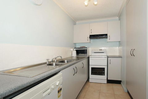 Unit 2 Biriny Lodge 1686 1689 David Low Way Coolum Beach - Darwin Holiday 1