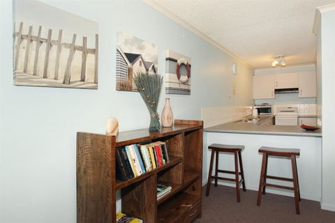 Unit 2 Biriny Lodge 1686 1689 David Low Way Coolum Beach - Darwin Holiday 4