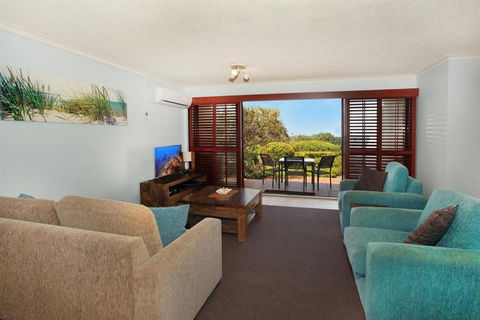 Unit 2 Biriny Lodge 1686 1689 David Low Way Coolum Beach - Darwin Holiday 5