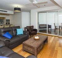 Maggies Beachfront Apt. 11 - Darwin Holiday