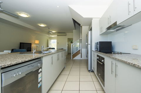 Beachside Apartment 13 - Darwin Holiday 2