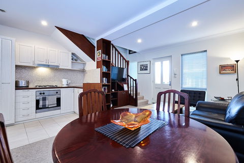 Fremantle Townhouse Unit 4 - Darwin Holiday 3