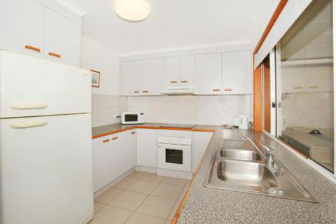 2 Eastern Court Mount Coolum 400 DOLLAR BOND Pet Friendly LINEN INCLUDED - Darwin Holiday 5