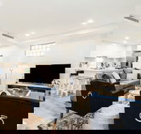 Charming bream 671i - Darwin Holiday