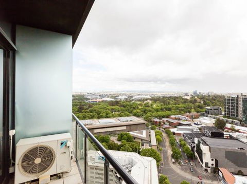 Morgan Beyond A Room Private Apartments - Darwin Holiday 1