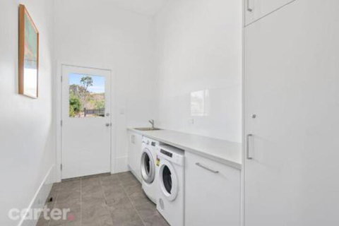 Encounter Beach House With Stunning Views - Darwin Holiday 4