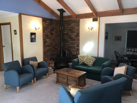 Blue Range Cottage - Darwin Holiday 3