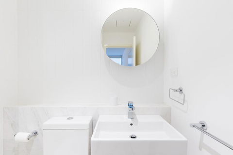 Amazing Location 1BR Apartment In Melbourne CBD - Darwin Holiday 3