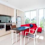 Amazing Location 1BR Apartment In Melbourne CBD - Darwin Holiday 0