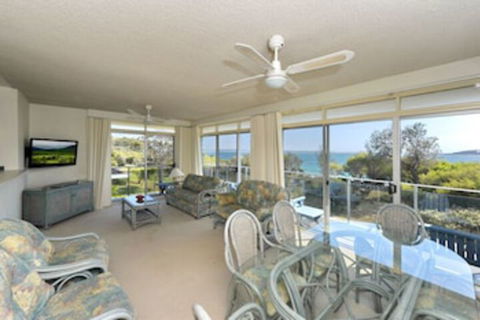 The Helm 4 - Nelson Bay - Darwin Holiday 0
