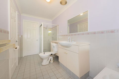 Pebble Pde 1 / 14 Fingal Bay - Darwin Holiday 6