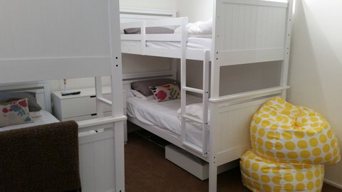 Twin Towers 504B - Darwin Holiday 1