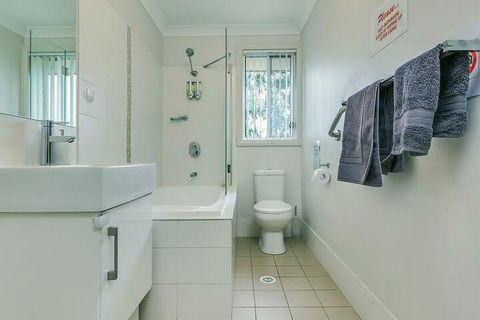 An Ideal Wine Country Getaway Villa - Darwin Holiday 3