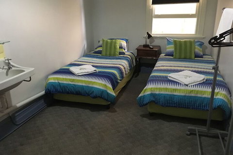 Albany Hotel - Darwin Holiday 1