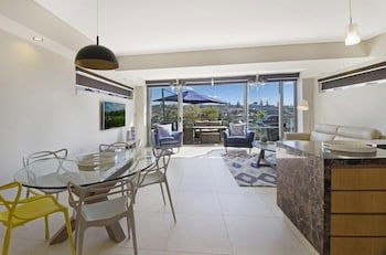 Ocean Cove (069i) - Darwin Holiday 1