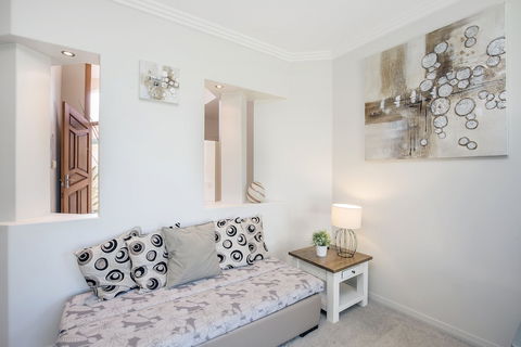 Lakehouse Family Oasis - Darwin Holiday 3