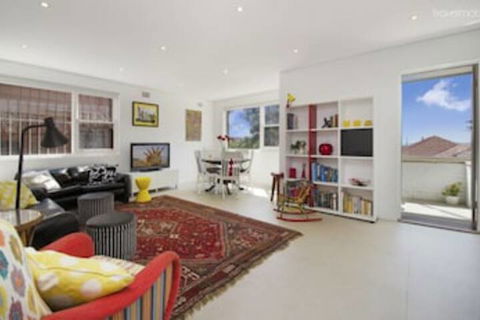 The Clove (061i) - Darwin Holiday 0