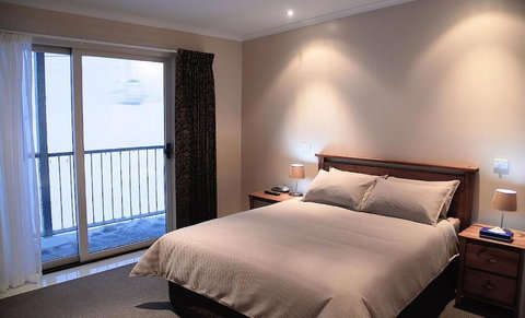 Arlberg Hotel Mount Buller - Darwin Holiday 2