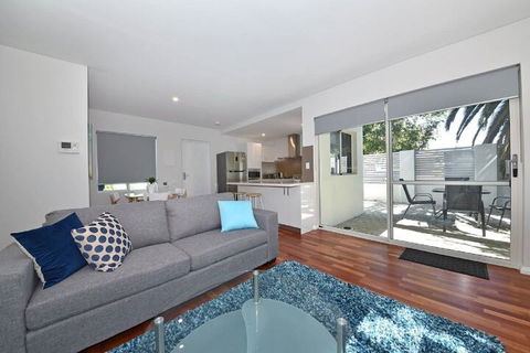Stylish Apartment Near Perth City 2210 - Darwin Holiday 1