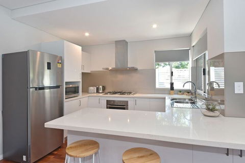Stylish Apartment Near Perth City 2210 - Darwin Holiday 3