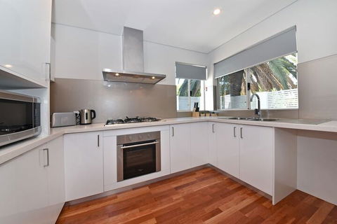 Stylish Apartment Near Perth City 2210 - Darwin Holiday 6