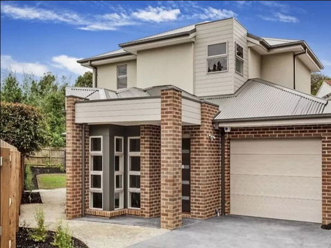 Signature Townhouse In Doncaster - Darwin Holiday 1