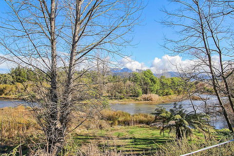 River Verse - On The Ovens - Darwin Holiday 2