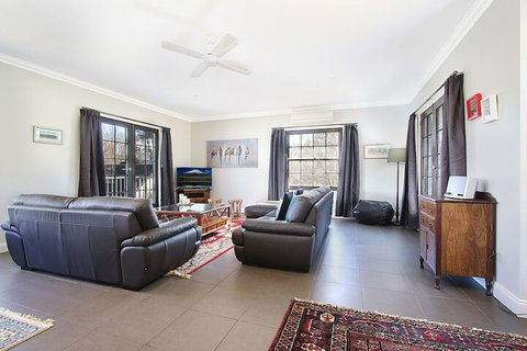 River Verse - On The Ovens - Darwin Holiday 5