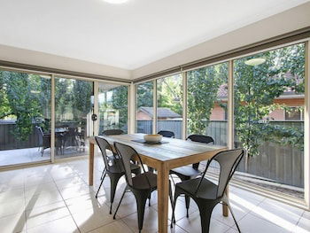 Bright Delight - Modern Luxury - Darwin Holiday 4