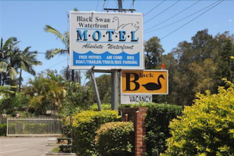 Black Swan Waterfront Motel Not Suitable For Children - Darwin Holiday 0