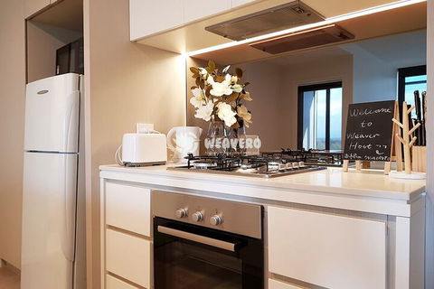 Modern Living In Southbank Apartments - Darwin Holiday 5