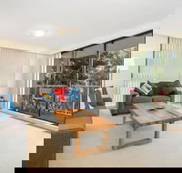 Tranquil tree top hideaway 608i - Darwin Holiday