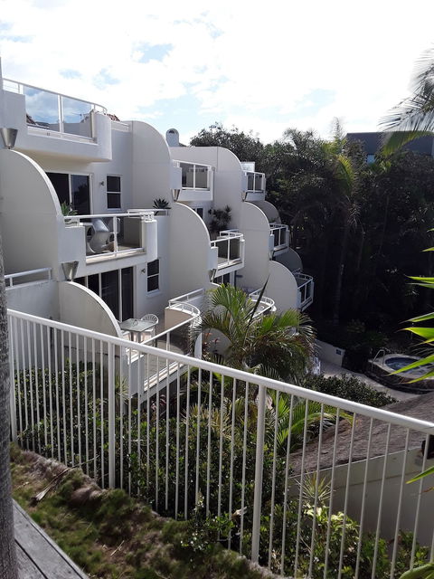 Sunshine Beach Luxe Apartment - Darwin Holiday 6