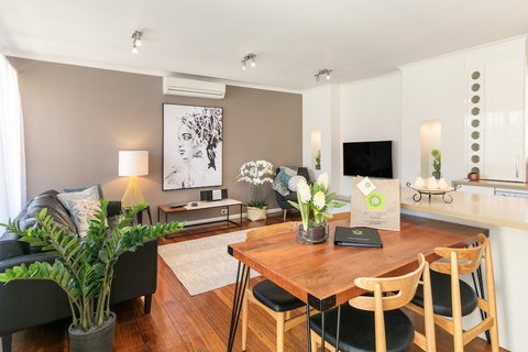 BOUTIQUE STAYS - Sandy Breeze 3 - Darwin Holiday 1