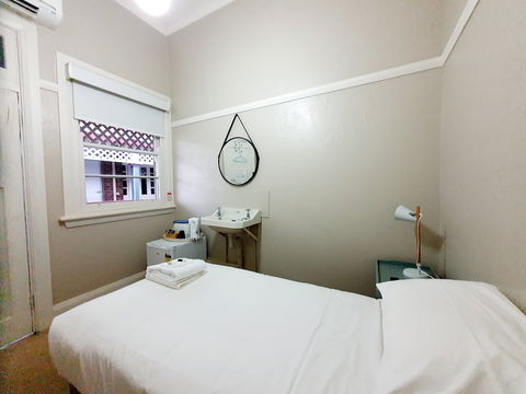 Royal Hotel West Wyalong - Darwin Holiday 6