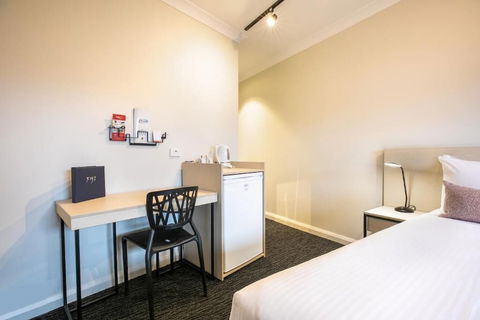 Nightcap At Hendon Hotel - Darwin Holiday 2