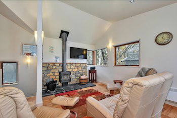 Snow Bound - Darwin Holiday 1