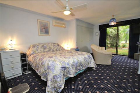 Ballarat Tranquility Cottages - Darwin Holiday 2