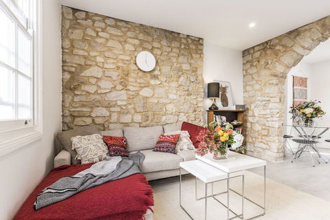 19th Century Sydney 2 Storey Cottage - Darwin Holiday 6