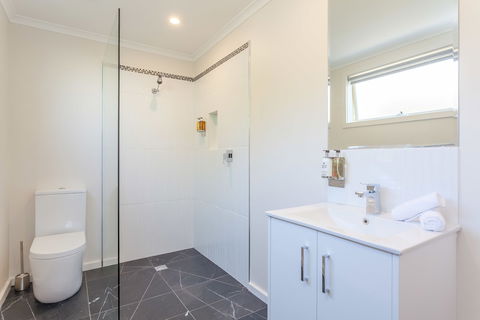 Balconies Lakeside - Darwin Holiday 1