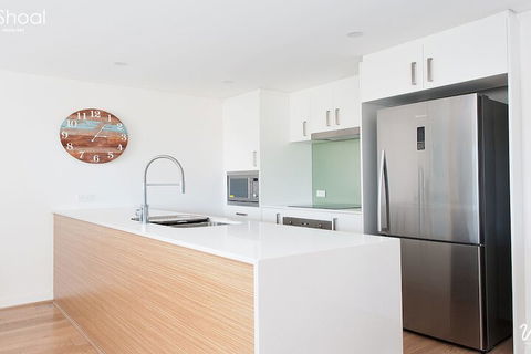 The Shoal Apartments, Unit 202/4-8  Bullecourt Street - Darwin Holiday 2