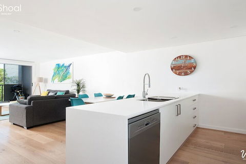 The Shoal Apartments, Unit 202/4-8  Bullecourt Street - Darwin Holiday 3