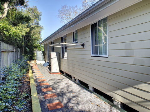 Pine Cottage 5A Nelson Street - Darwin Holiday 0