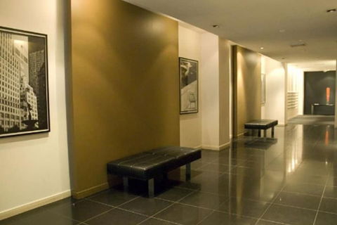 325 Collins Street - Darwin Holiday 6