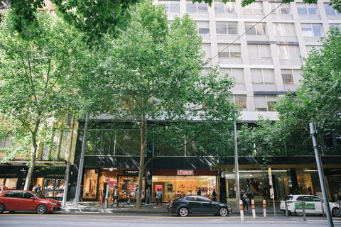 325 Collins Street - Darwin Holiday 1