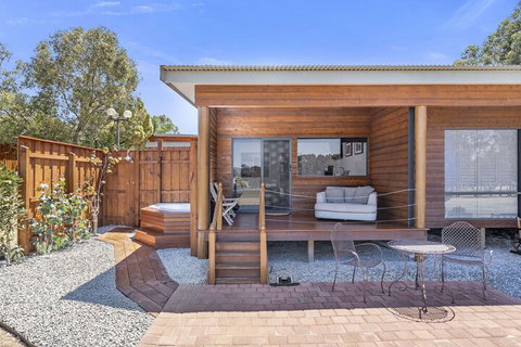 The Swan Valley Retreat - Darwin Holiday 7