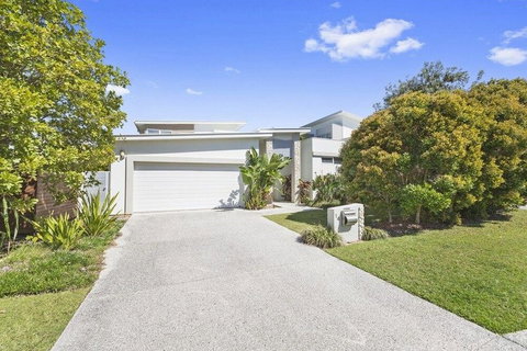 Kingscliff Beach Holiday House At Salt Village - Darwin Holiday 0