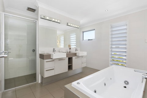 Kingscliff Beach Holiday House At Salt Village - Darwin Holiday 3