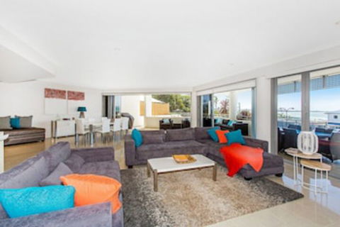 KINGSCLIFF OCEAN FRONT TERRACE 4 - Darwin Holiday 0